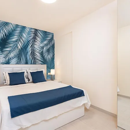 Magnificent Flat With Splendid Ocean Views