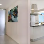 Magnificent Flat With Splendid Ocean Views 아파트 *
