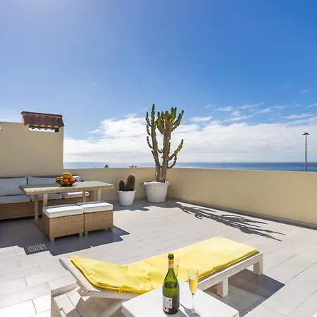 Magnificent Flat With Splendid Ocean Views 아파트 *